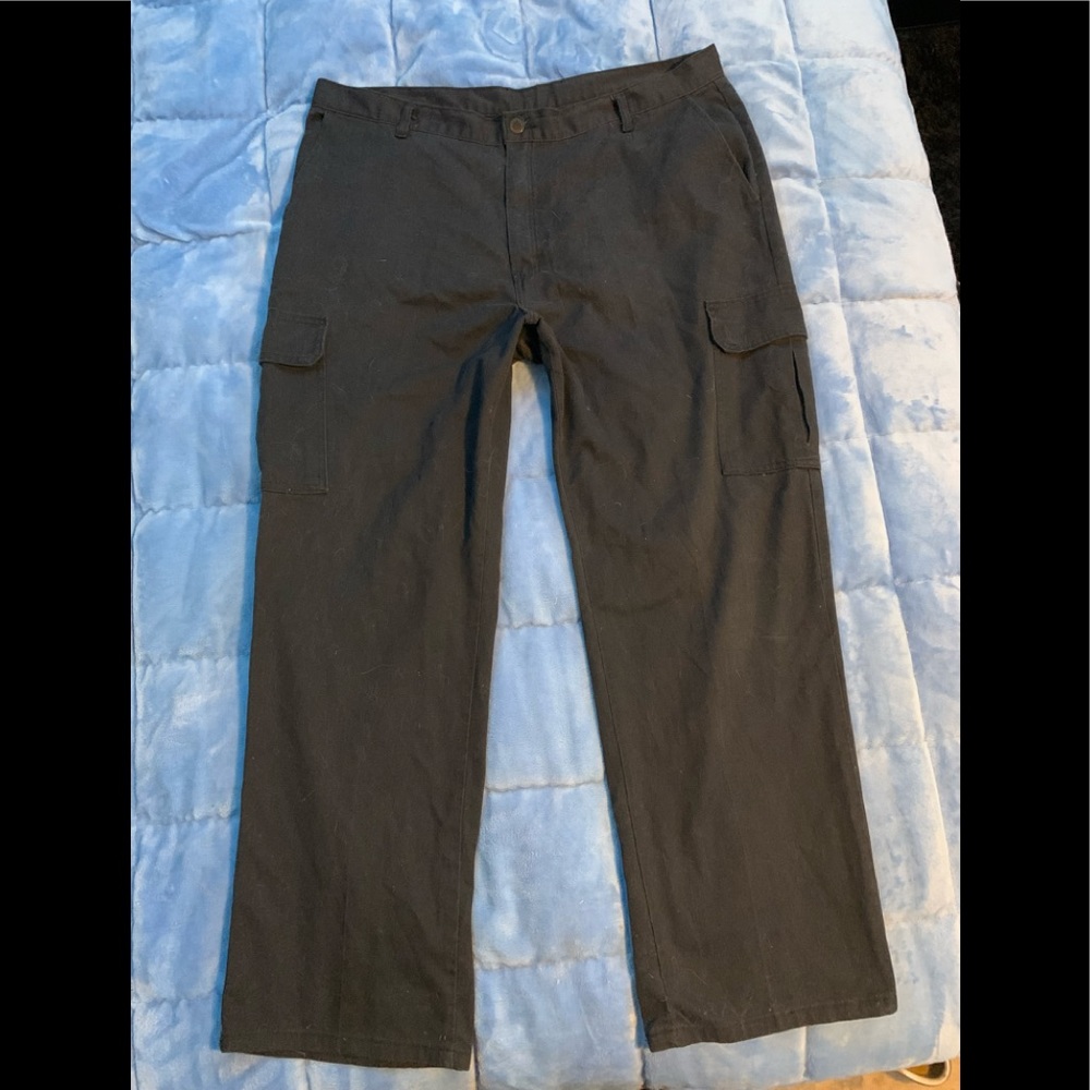 Good condition used black dickies cargo pants